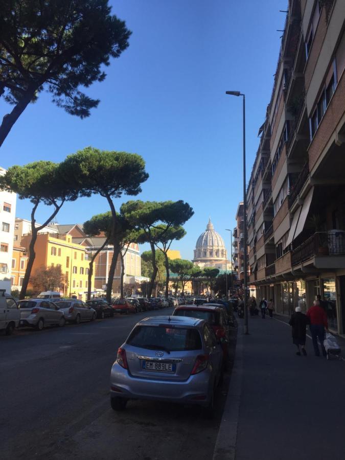 Alloggio Turistico Roberta San Pietro Rome Bagian luar foto